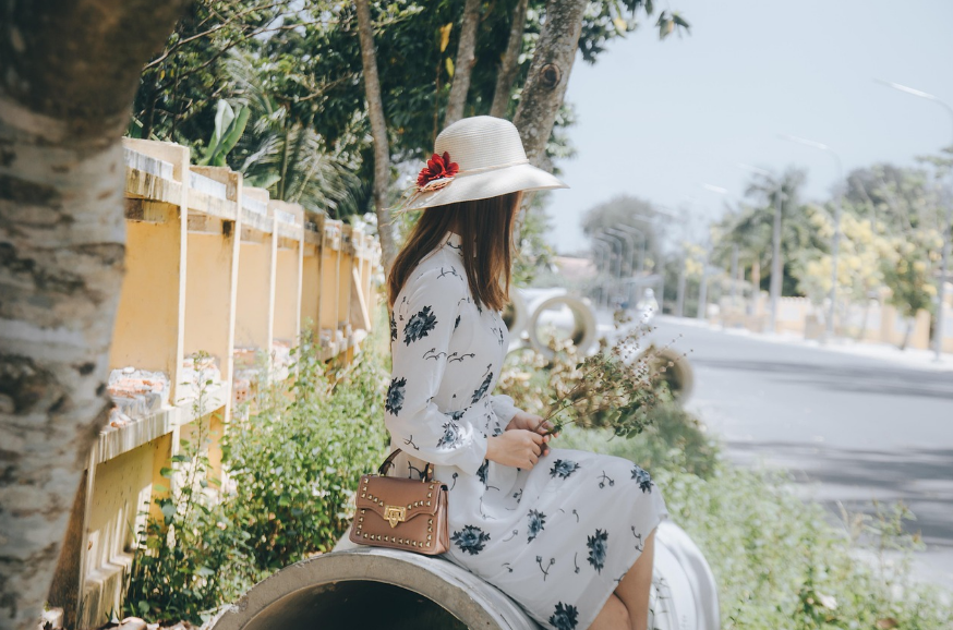 Seasonal Staples: Must-Have Items for Every Wardrobe